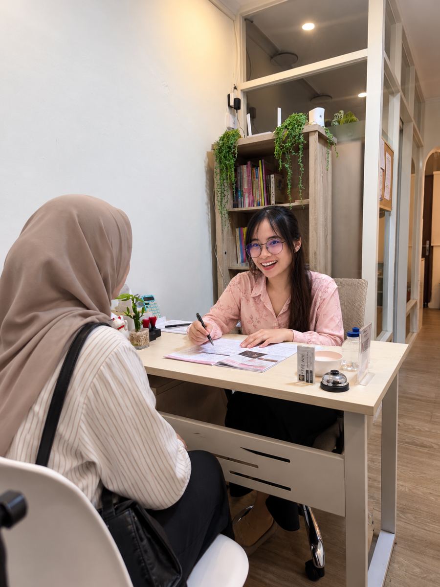Konsultasi di kantor Tsubomi